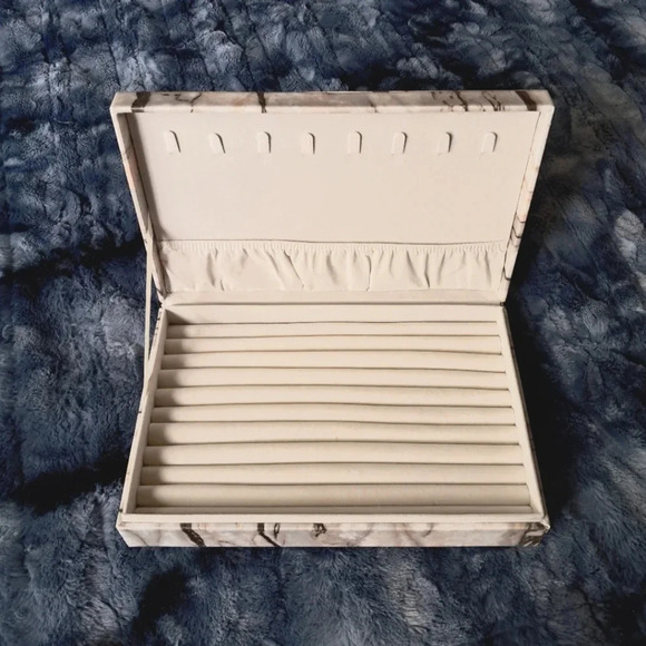 Marbled Unisex Anti Tarnish Lining Jewelry Box. NWT - Picture 3 of 6